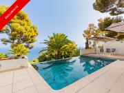 Villa avec piscine et terrasse