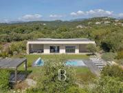 Villa avec piscine et terrasse
