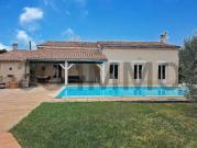 Villa avec piscine et terrasse Villa avec piscine et terrasse