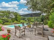 Villa avec piscine et terrasse