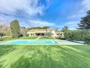 Villa avec piscine et terrasse