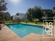 Villa avec piscine et terrasse