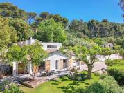 Villa avec piscine et terrasse