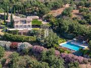 Villa avec piscine et terrasse