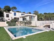 Villa avec piscine et jardin