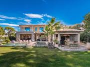 Villa avec piscine et terrasse