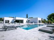 Villa avec piscine et terrasse