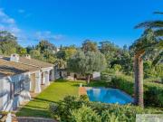 Villa avec piscine et terrasse