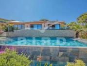 Villa avec piscine et terrasse