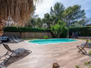 Villa avec piscine et terrasse