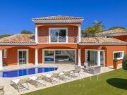 Villa avec piscine et terrasse