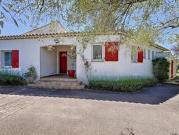 Villa avec piscine et terrasse