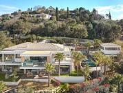 Villa avec piscine et terrasse