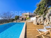 Villa avec piscine et terrasse