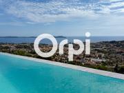 Villa avec piscine et terrasse