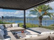 Villa avec piscine et terrasse