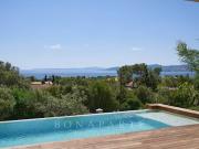 Villa avec piscine et terrasse