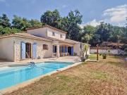 Villa avec piscine et terrasse