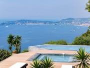 Villa avec piscine et terrasse