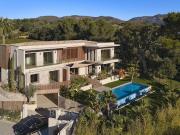 Villa avec piscine et terrasse