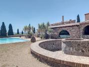Villa avec piscine et terrasse