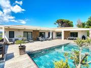 Villa avec piscine et terrasse