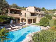 Villa avec piscine et terrasse