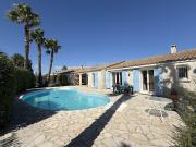 Villa avec piscine et terrasse