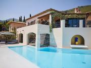 Villa avec piscine et terrasse