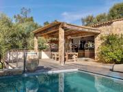 Villa avec piscine et terrasse