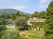 Villa avec piscine et terrasse