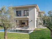 Villa avec piscine et terrasse