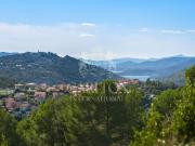 Villa avec piscine et une vue sur les collines 170m² Le...