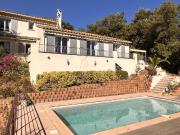 Villa avec piscine et vue sur les collines 124m² Les...