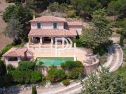 Villa avec piscine vue les collines