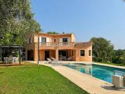 Villa avec piscine et terrasse