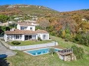 VILLA AVEC VUE MER À PIED DU VILLAGE DE TOURRETTES SUR LOUP