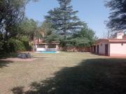 Villa Belgrano, Una planta, amplio parque, pileta,...