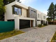 Villa Belgrano venta casa de categoría en predio cerrado...