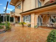 Villa bifamiliare 7 vani 260mq