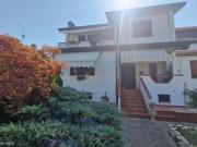 Villa bifamiliare 8 locali Rif. 2465