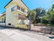 Villa Bifamiliare con giardino a Caserta