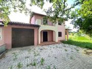 Villa Bifamiliare con giardino, Capannori lammari
