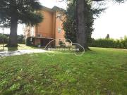 Villa Bifamiliare con giardino, Lucca arancio