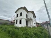 Villa Bifamiliare con giardino, Seravezza querceta