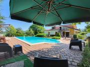 Villa Bifamiliare con Piscina e Ampio Giardino – A 1 Km...