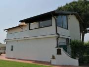 Villa Bifamiliare in Affitto a Camaiore