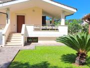 Villa Bifamiliare in affitto a Fiumicino via Camogli,...