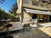 Villa bifamiliare in affitto a Forte Dei Marmi