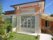 Villa bifamiliare in affitto a Forte Dei Marmi